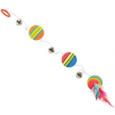 Игрушка мячи на шнуре с колокольчиками и перьями Trixie, 80см 